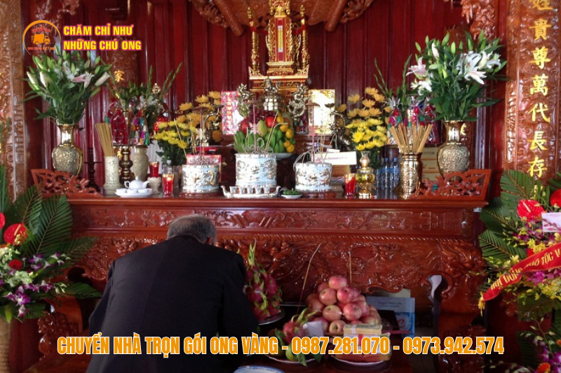 Cách đặt bàn thờ gia tiên chuẩn phong thủy thu hút tài lộc