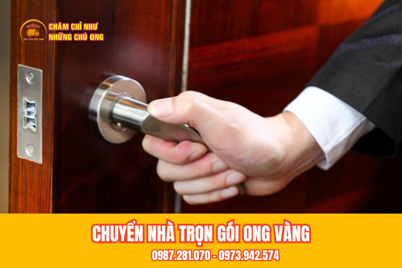 Cách chống nồm ẩm hiệu quả mùa đông xuân - Luôn đóng kín cửa